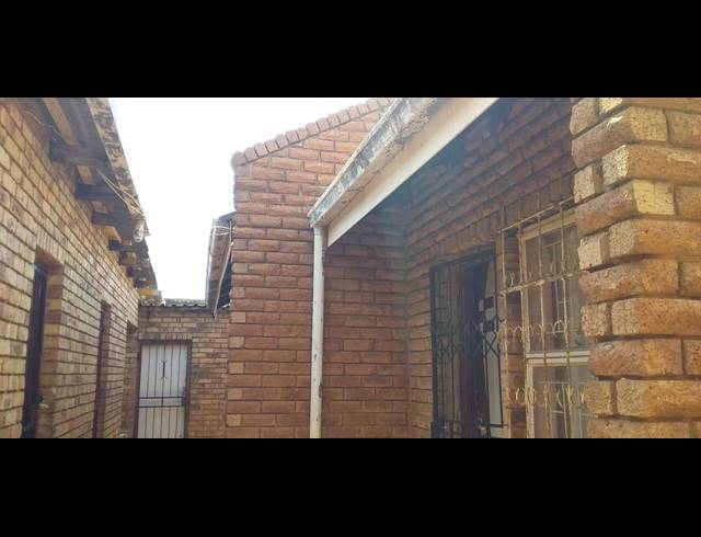 3 BEDROOM HOUSE SOLD IN SOSHANGUVE BB